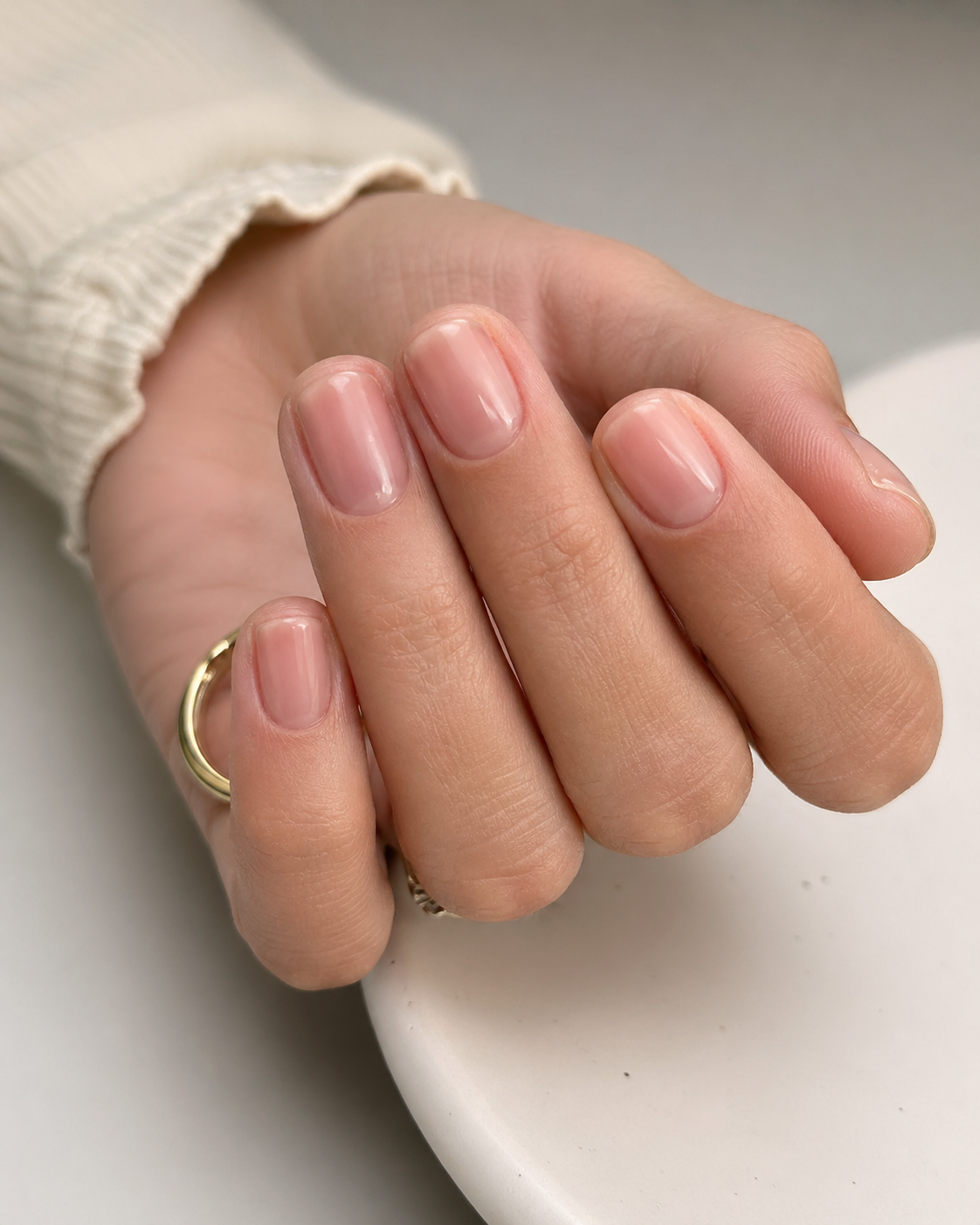 No-Makeup Nails: Why Greek Beauty Lovers Are Choosing Barely-There Manicures image 1