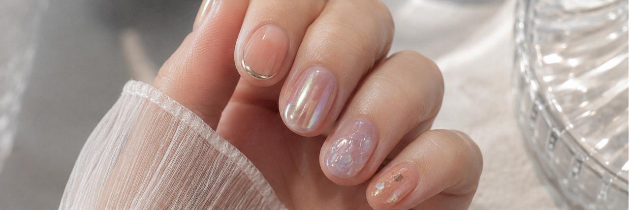 Short Nails, Glass Light and Magnetic Control Define the Week in Japan and China