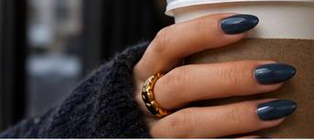 Slate blue manicure with cool autumn tone